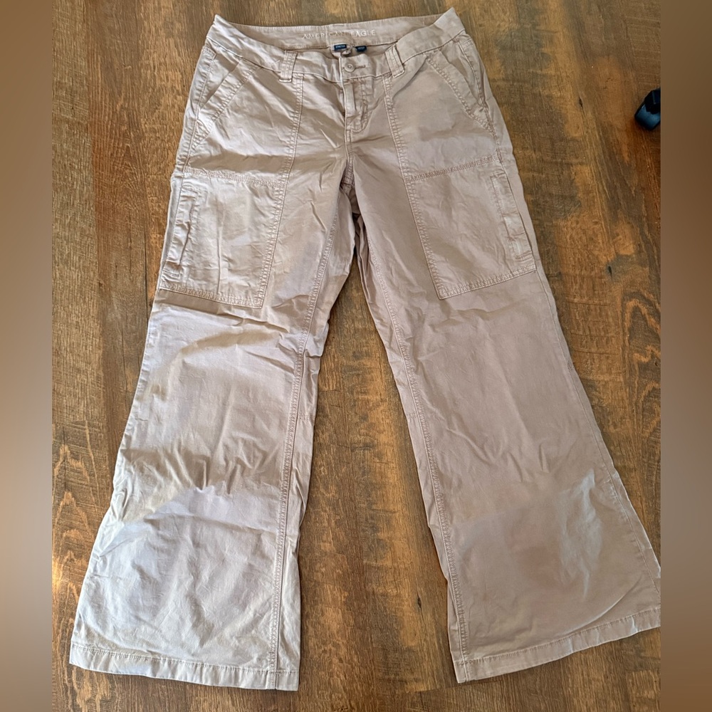 American Eagle Mauve Colored Wide-Leg Cargo Pants